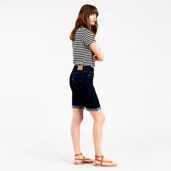 Levi's Classic Bermuda Jean Shorts in Dark Wash - Size 27 - Picture 2 of 13